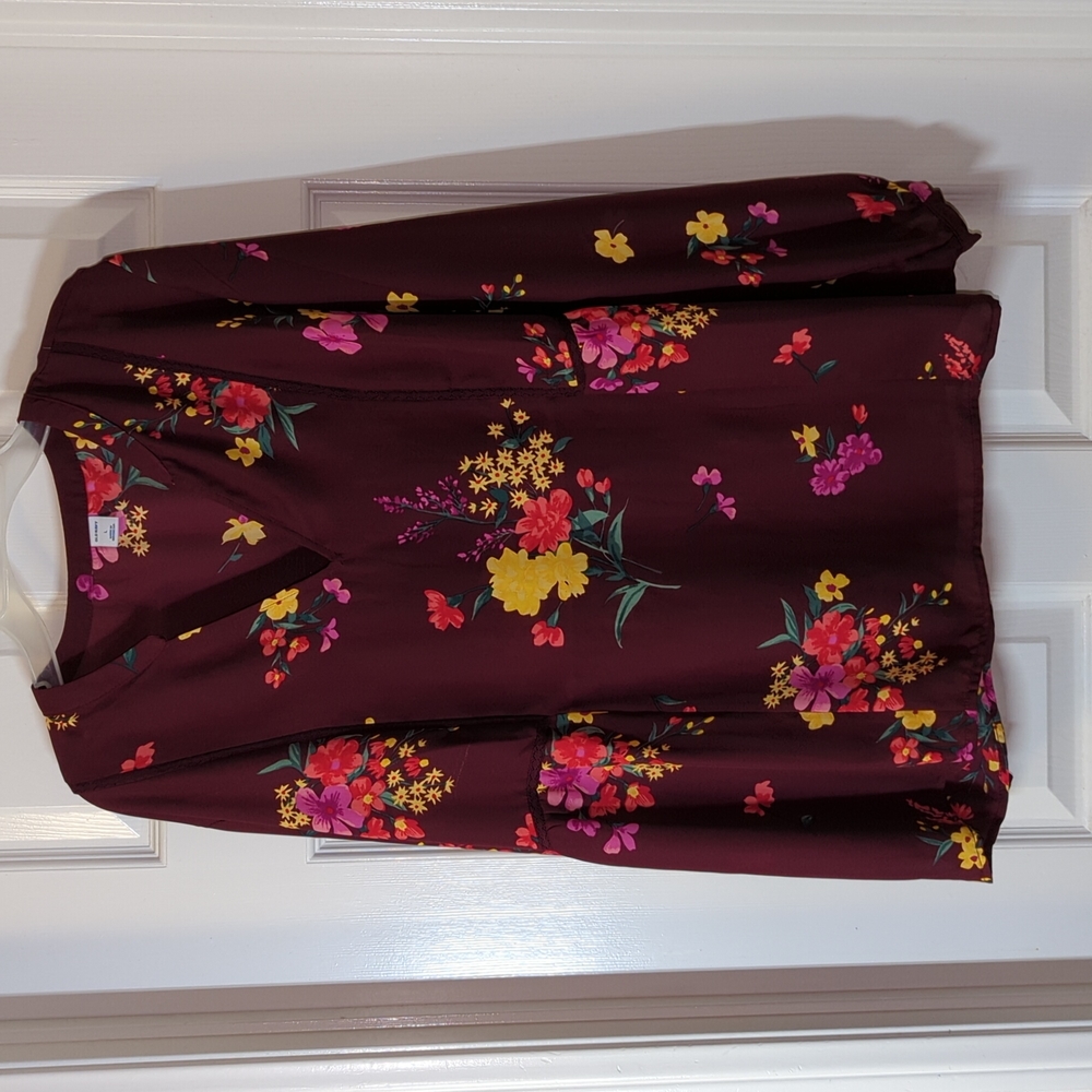 Old Navy Flattering Blouse!